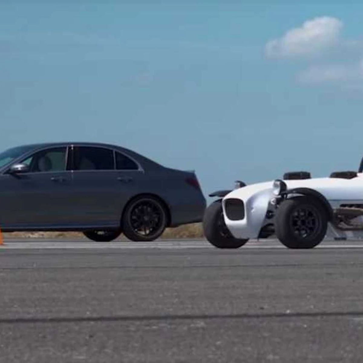 amg-vs-zx10r-mk.webp