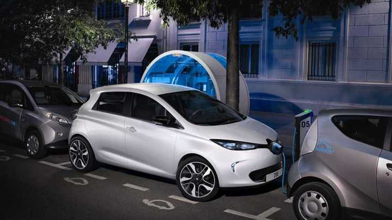 Renault ZOE at Autolib charging station