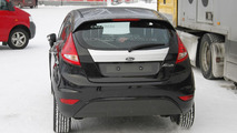 2013 Ford Fiesta facelift prototype spy photo