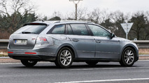 2015 Skoda Superb Combi spy photo