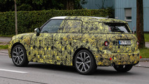 Next generation MINI Countryman spy photo