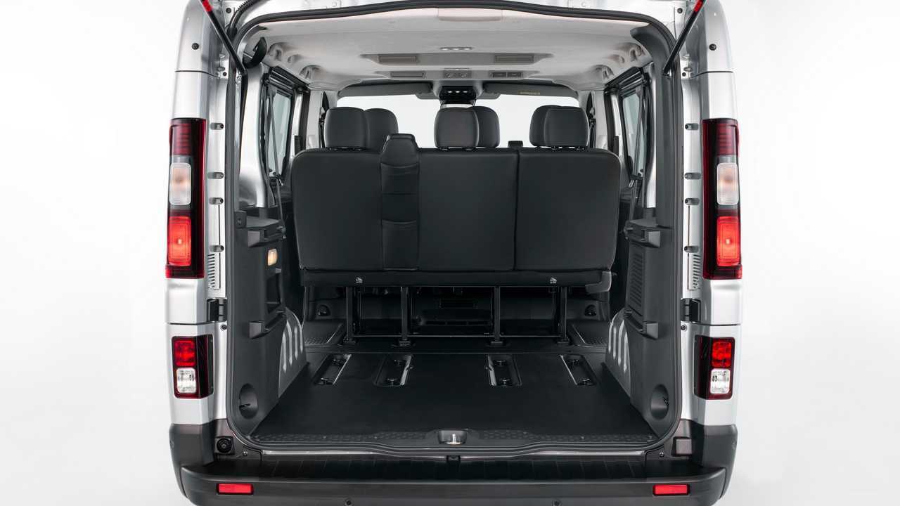 Nissan NV300 Combi 2021