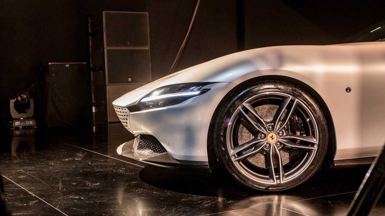Ferrari Roma, le foto Live