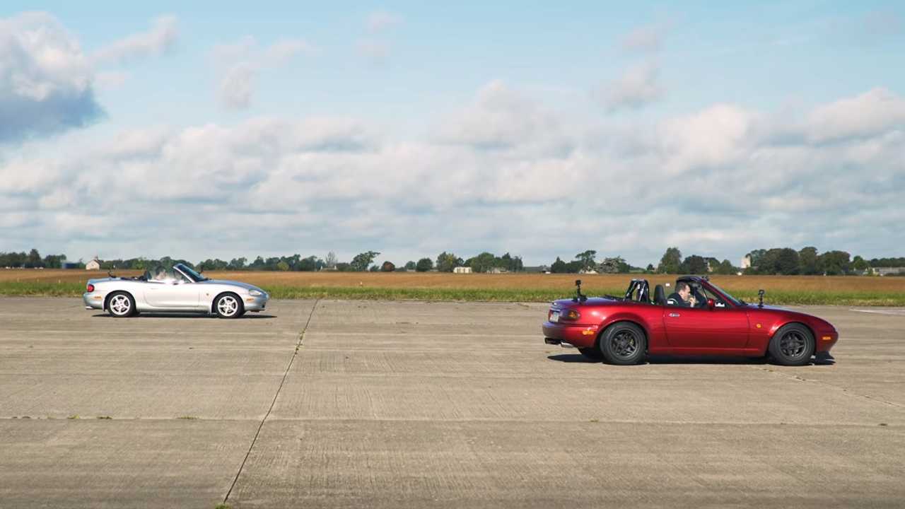 Mazda MX-5 против Mazda MX-5 в гонках на байдарках