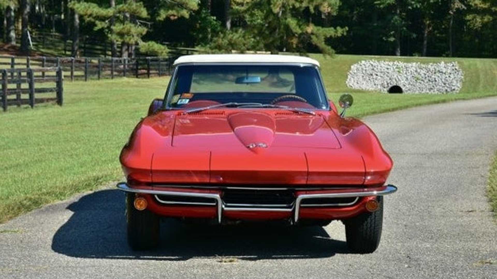 ["Rare 1965 Chevrolet Corvette Fuelie Up For Grabs"]