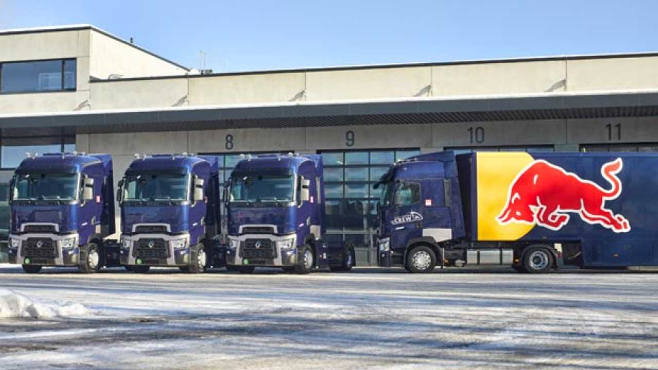 Il Team Red Bull viaggia con Renault Trucks