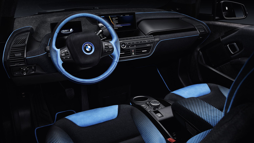 BMW I8 and I3 Crossfade