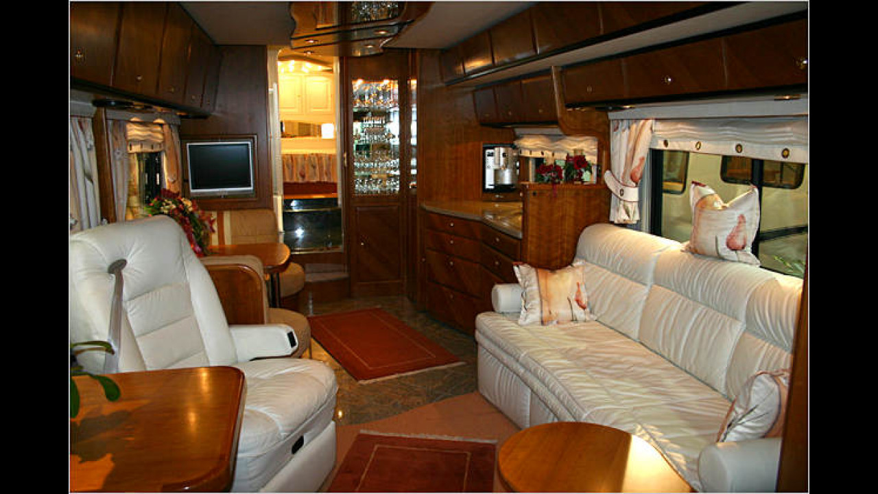 Die größten, schönsten und verrücktesten Wohnmobile des Caravan Salons 2006