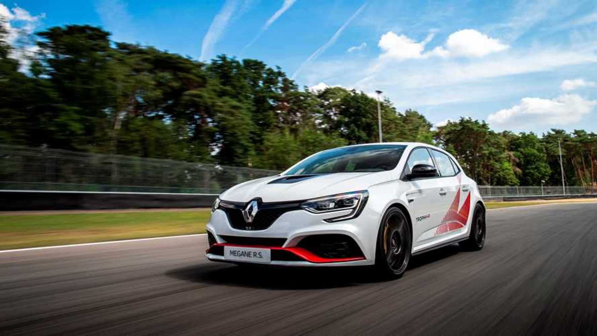 A bordo del Renault Mégane R.S. TrophyR, un compacto deportivo brutal