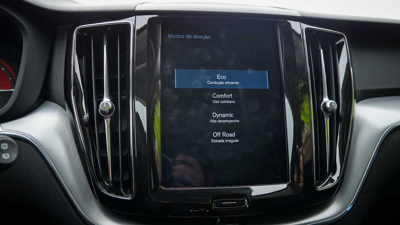 Volvo XC60 Híbrido x Diesel