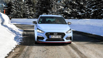 VW Golf GTI vs. Hyundai i30 N
