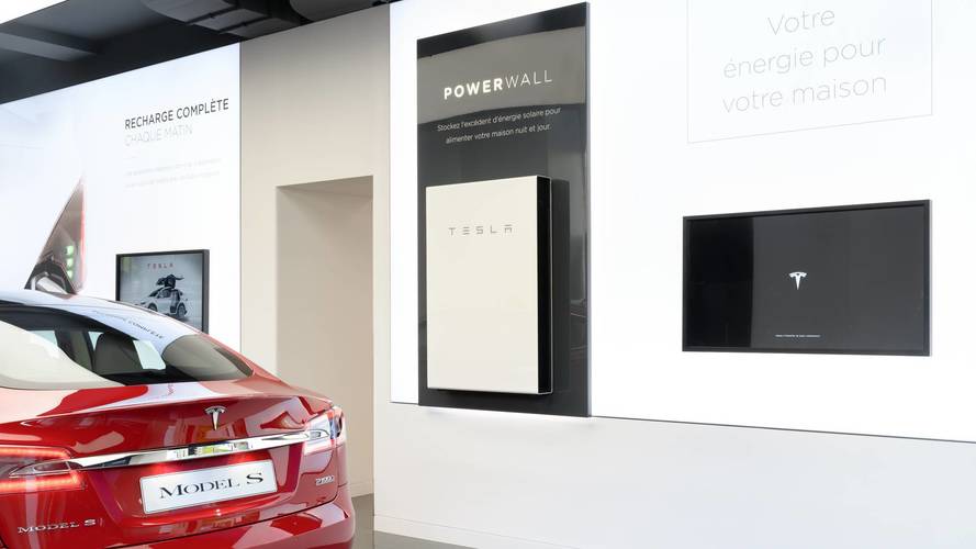 Showroom Tesla à Paris Madeleine