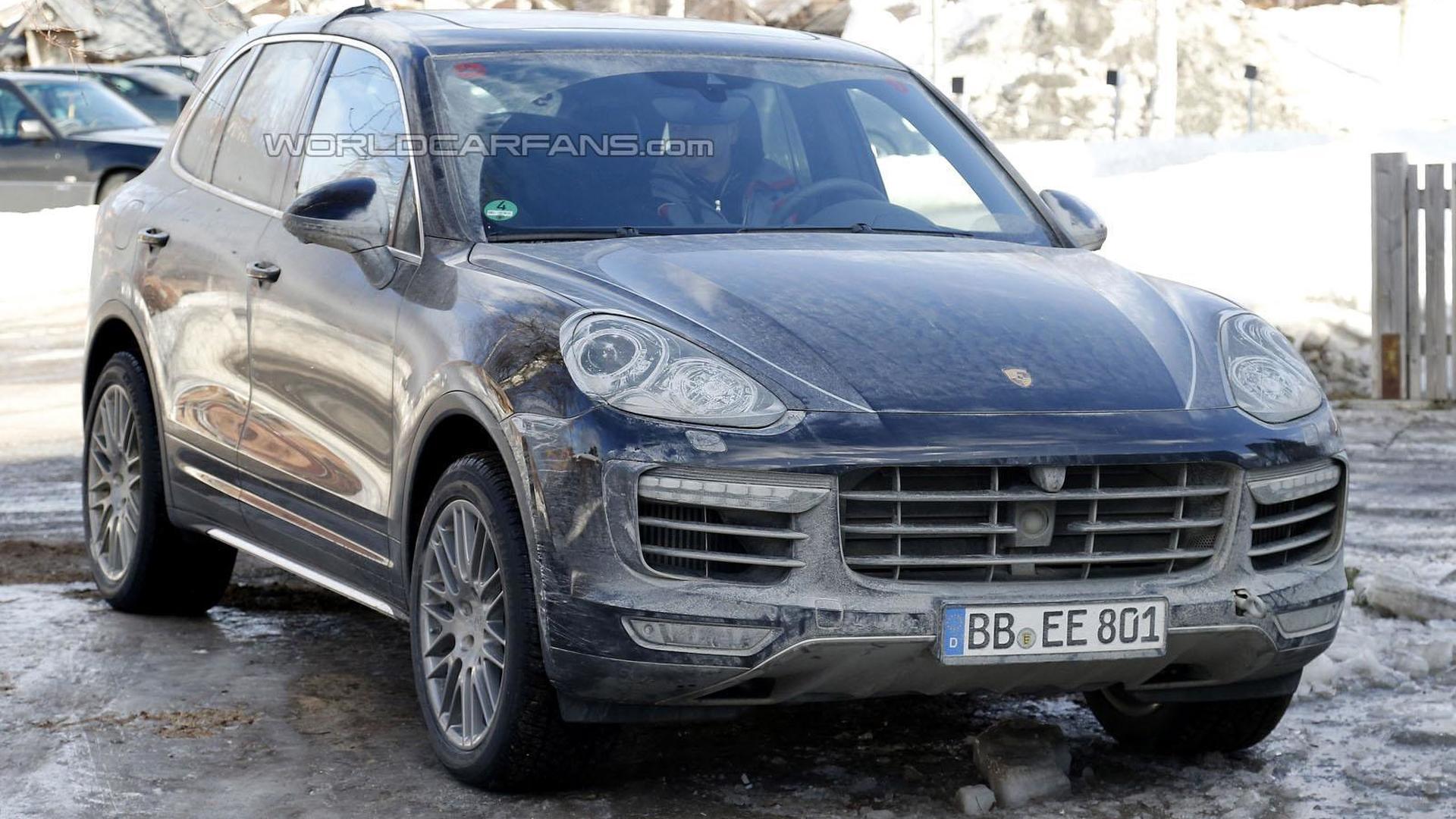 2015 Porsche Cayenne facelift spied with minimal camouflage