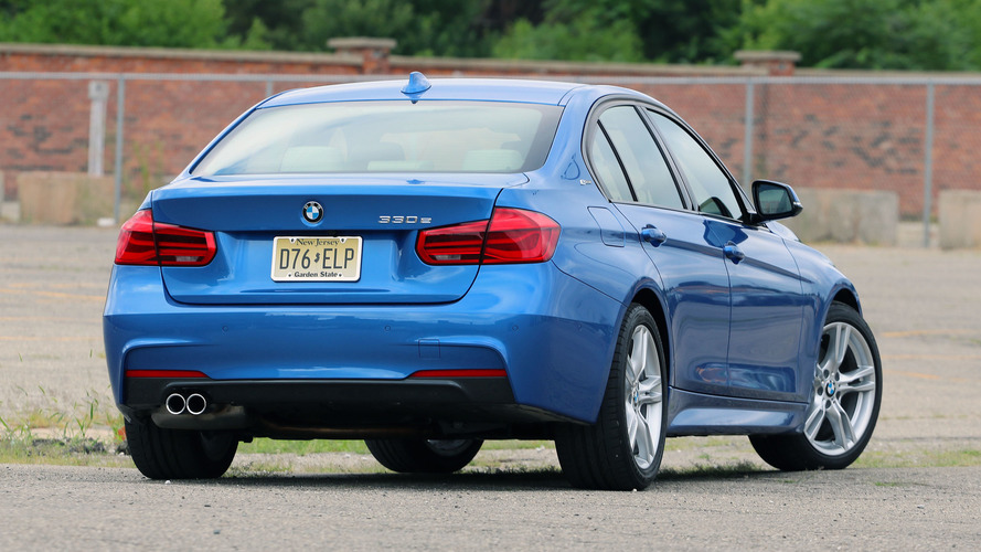 2016 BMW 330e: Review
