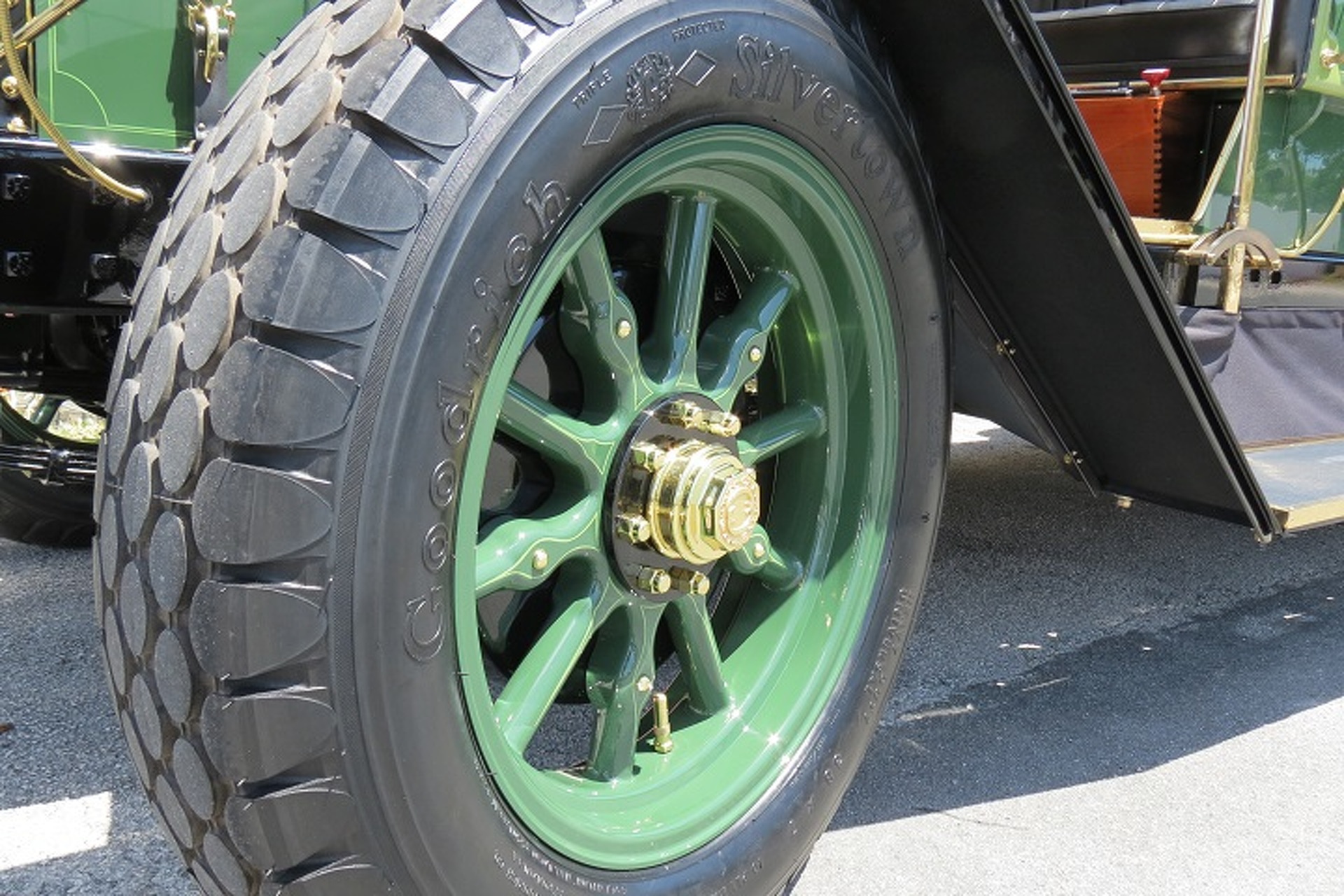 Behind the Scenes: Creative Workshop's Horseless eCarriage