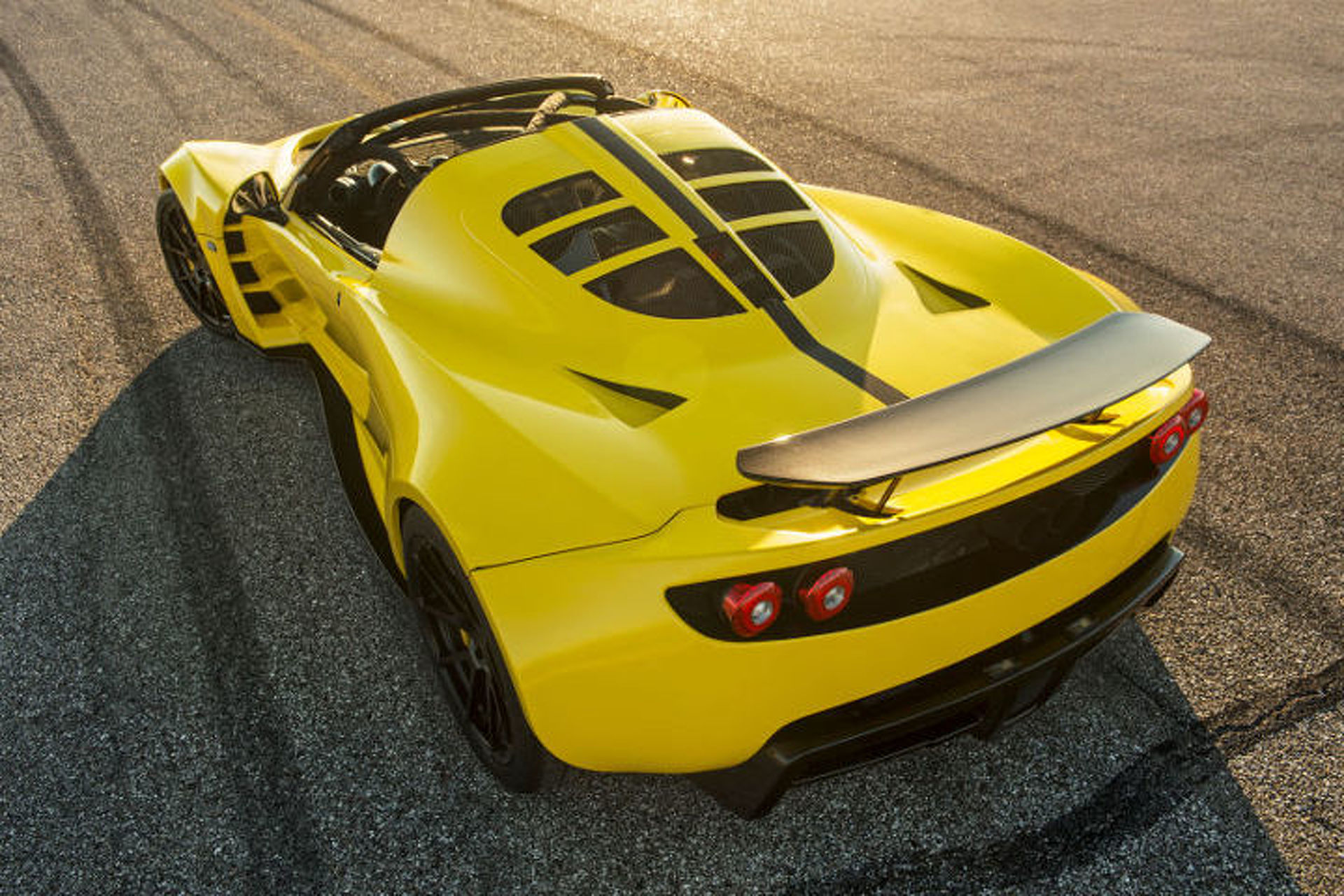 Hennessey Venom GT Spyder Puts out A Ridiculous 1451 Horsepower