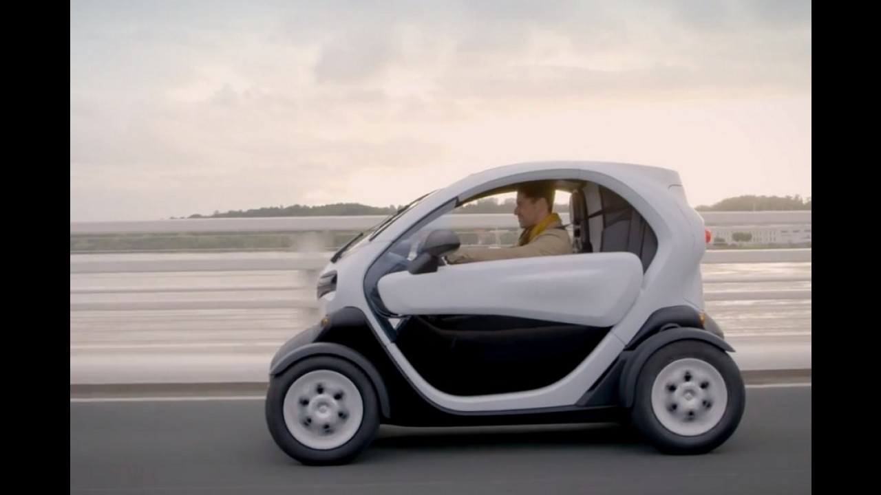 Renault Twizy pode ser guiado por adolescentes de 14 anos na França