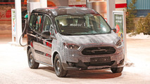 Ford Tourneo Courier casus fotoğrafları