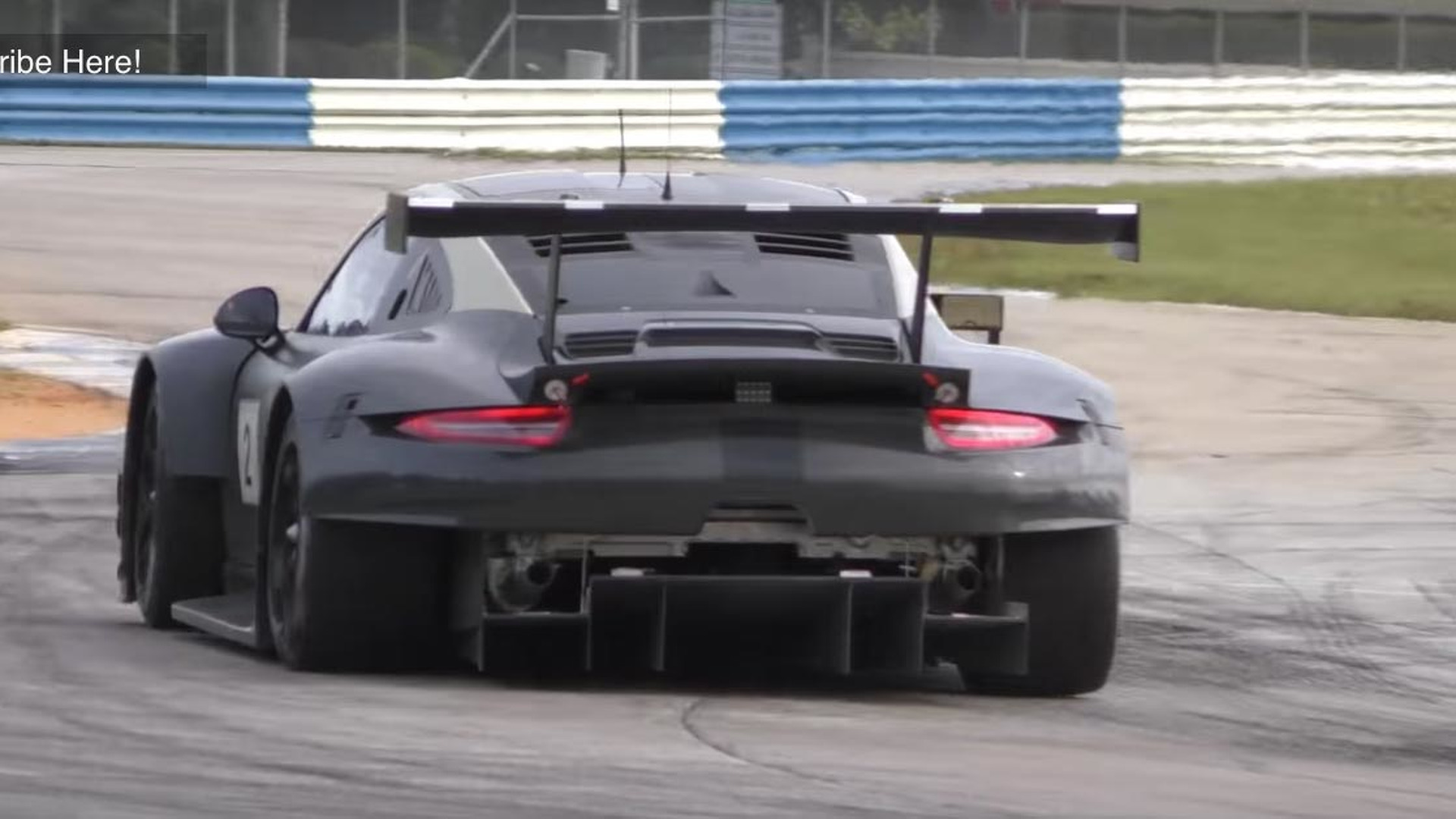 Look At The Rear Of Porsche S New Mid Engine 911 Rsr Race Car