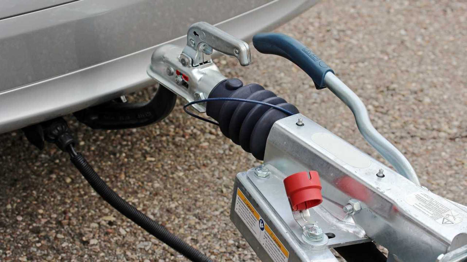 This is why the UK has 11 trailer, caravan accidents a day