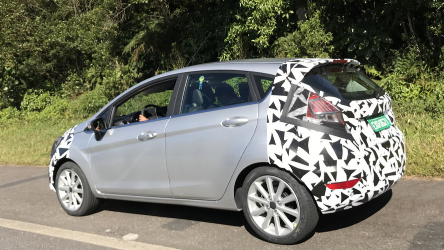Flagra - Ford Fiesta reestilizado