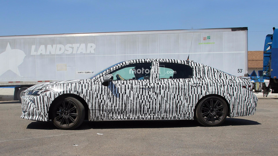 2019 Toyota Avalon casus foto