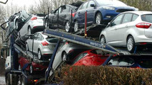 Tır köprüye çarptı yepyeni Ford’lar pert oldu