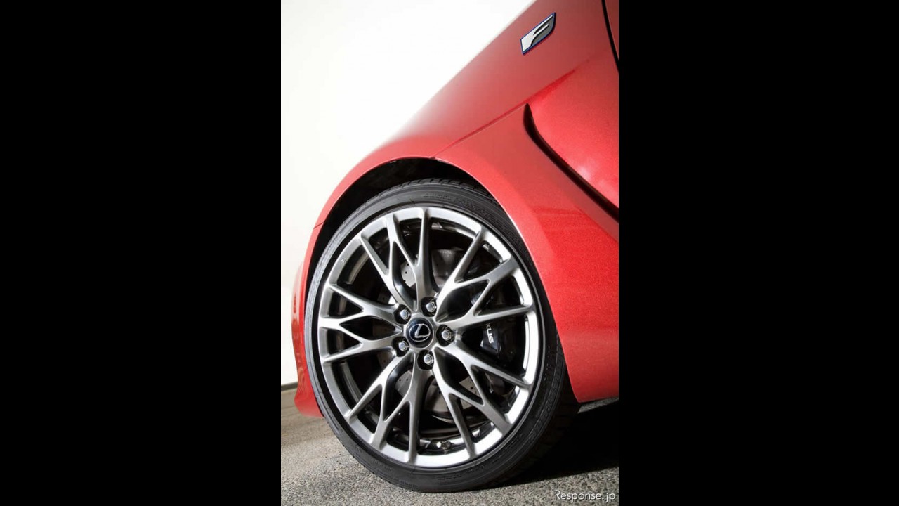 Lexus IS-F 2011: Site japonês revela fotos da versão esportiva do sedan