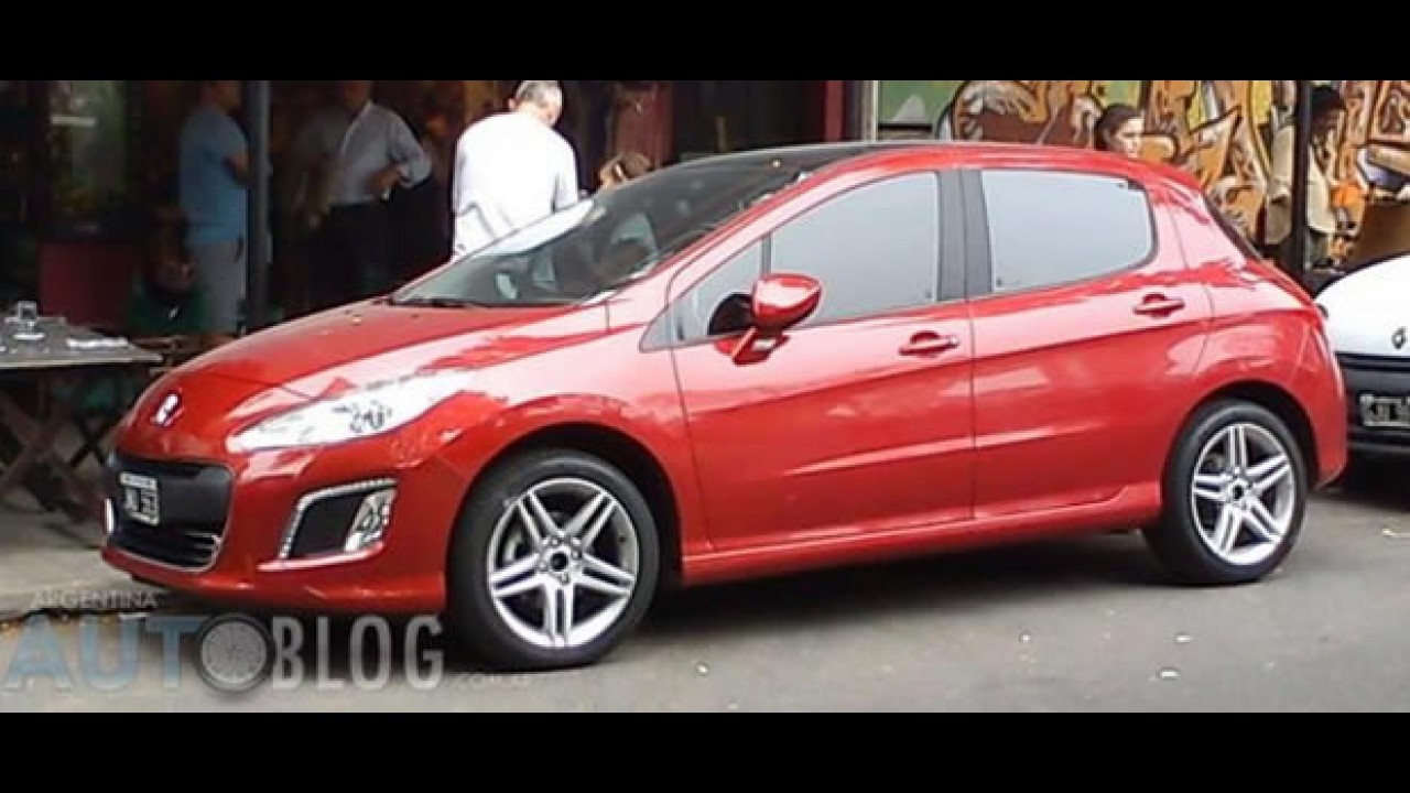 Flagras: Novo Peugeot 308 já roda sem disfarces na Argentina