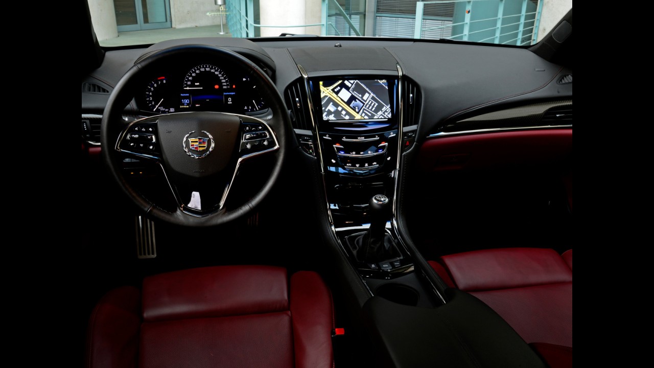 Cadillac divulga primeiras imagens oficiais do sedã ATS em versão para Europa