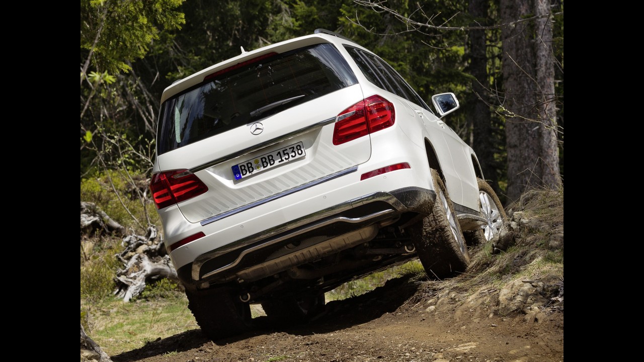 Novo Mercedes GL chega em duas versões partindo de US$ 196.900