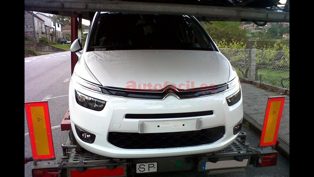 Nova Grand C4 Picasso é flagrada sem disfarces na Espanha