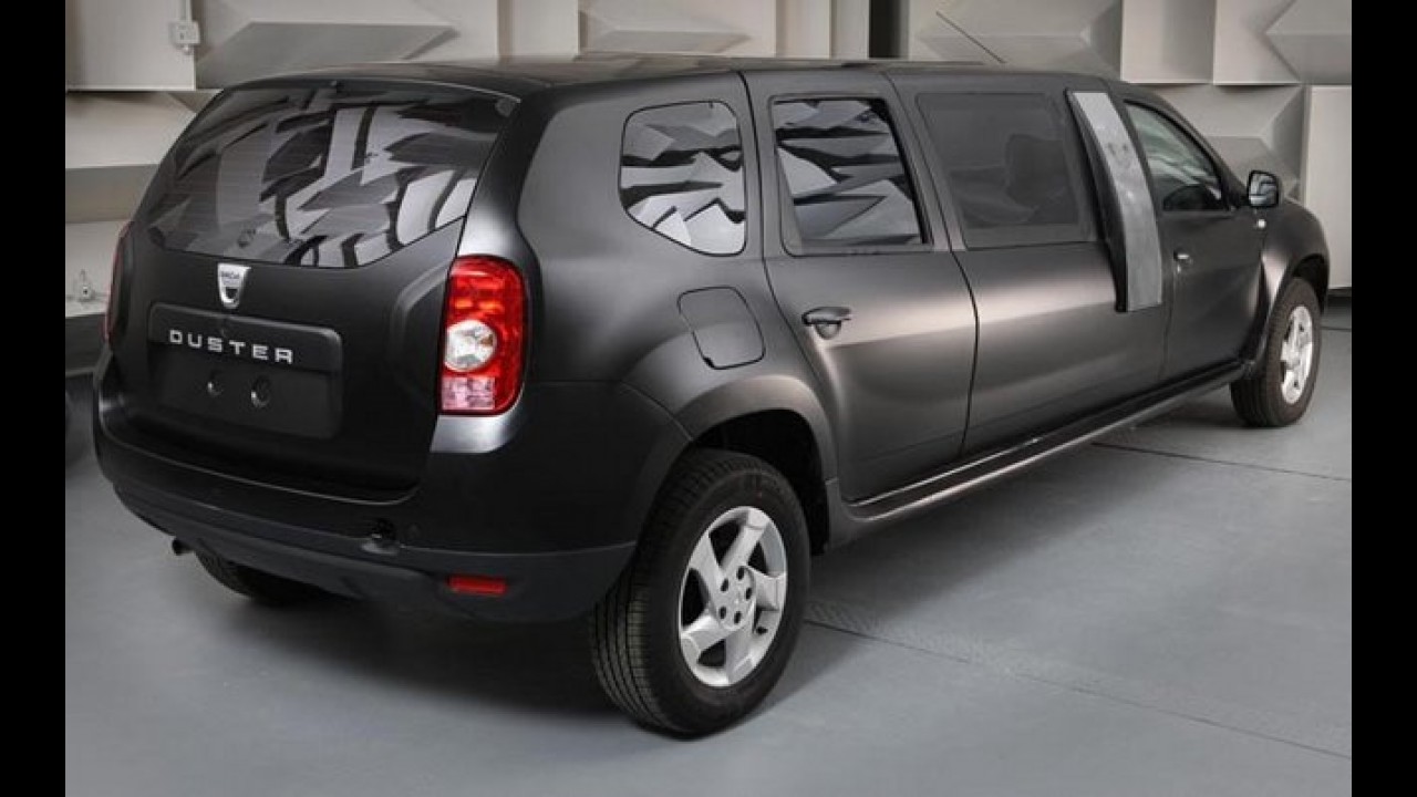 Estudantes transformam Dacia Duster em limousine