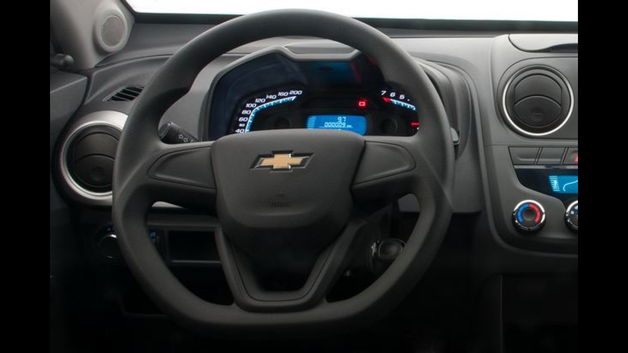 Sem reestilização, Chevrolet Montana 2014 chega por R$ 32.390