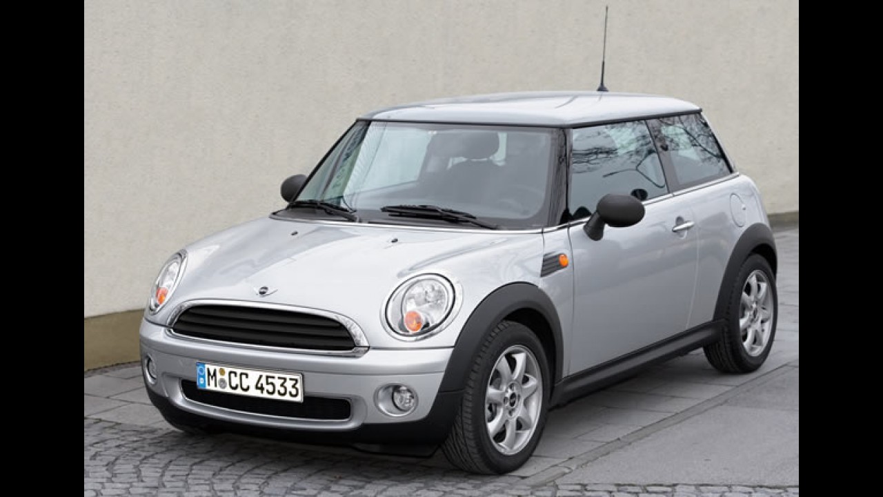 Hatches premium: Veloster dispara, Série 1 se consolida e Fusca cai