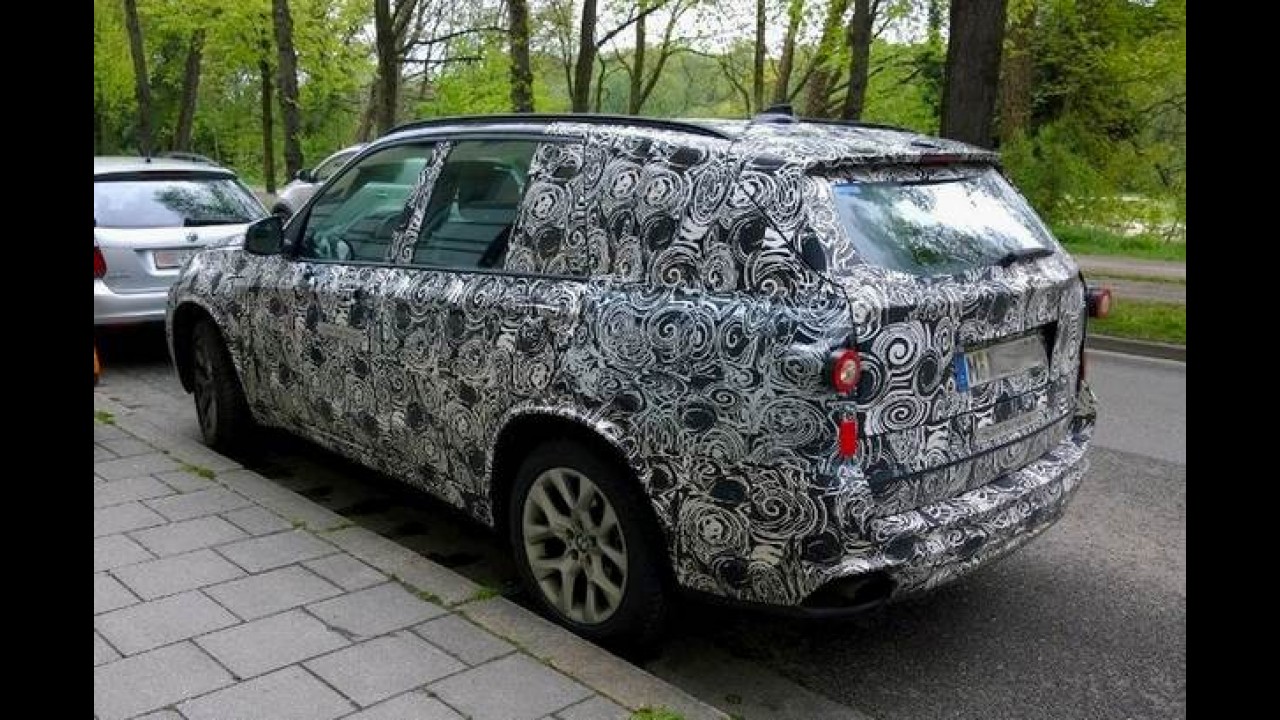 Flagra: BMW X7 é fotografado durante testes de rodagem
