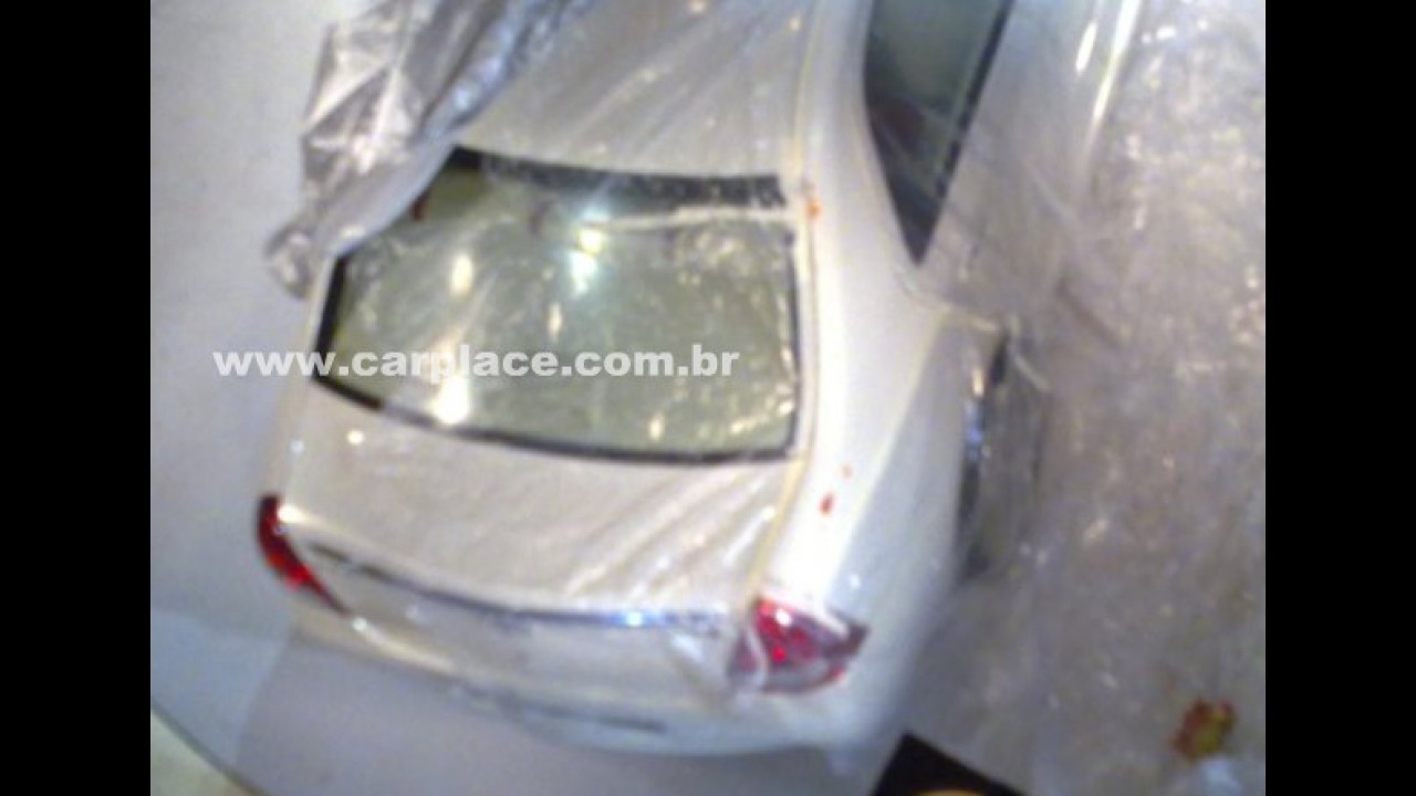 Fim do Segredo: Novo Toyota Etios é flagrado nas versões hatch e sedan em Nova Déli