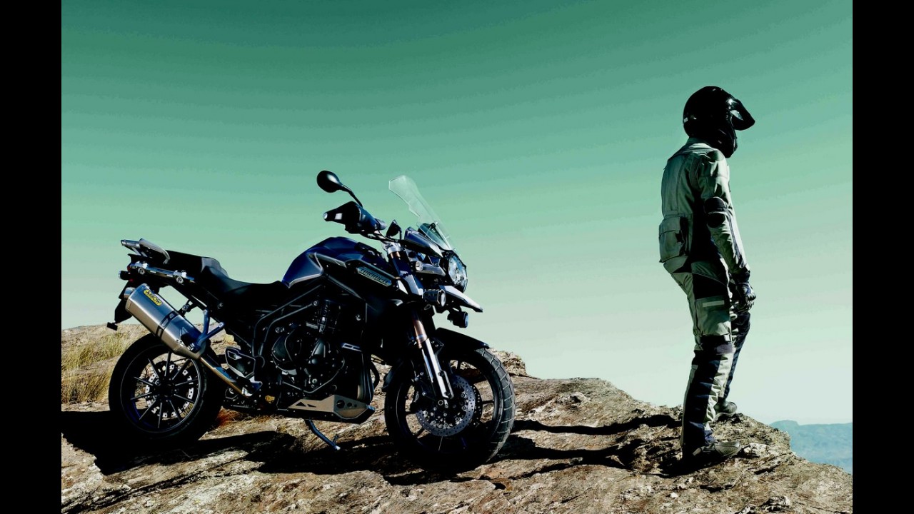 Triumph acelera expansão e projeta vender 2.500 motos em 2013