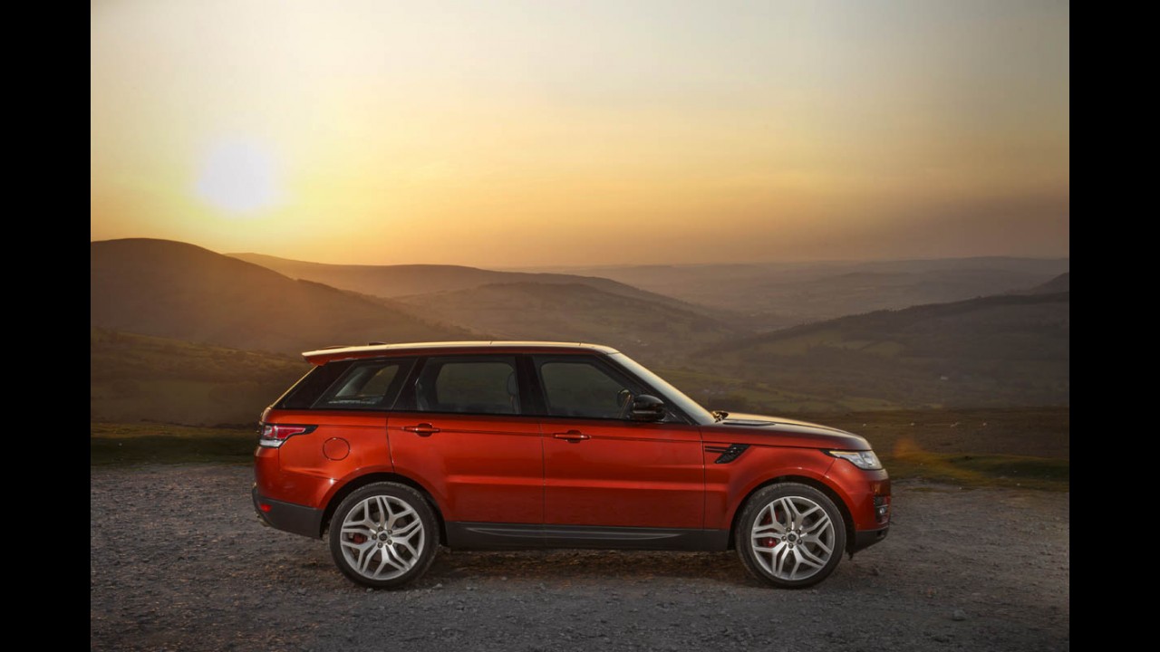 Volta Rápida: novo Range Rover Sport encara rua, lama, pista e até anda de avião