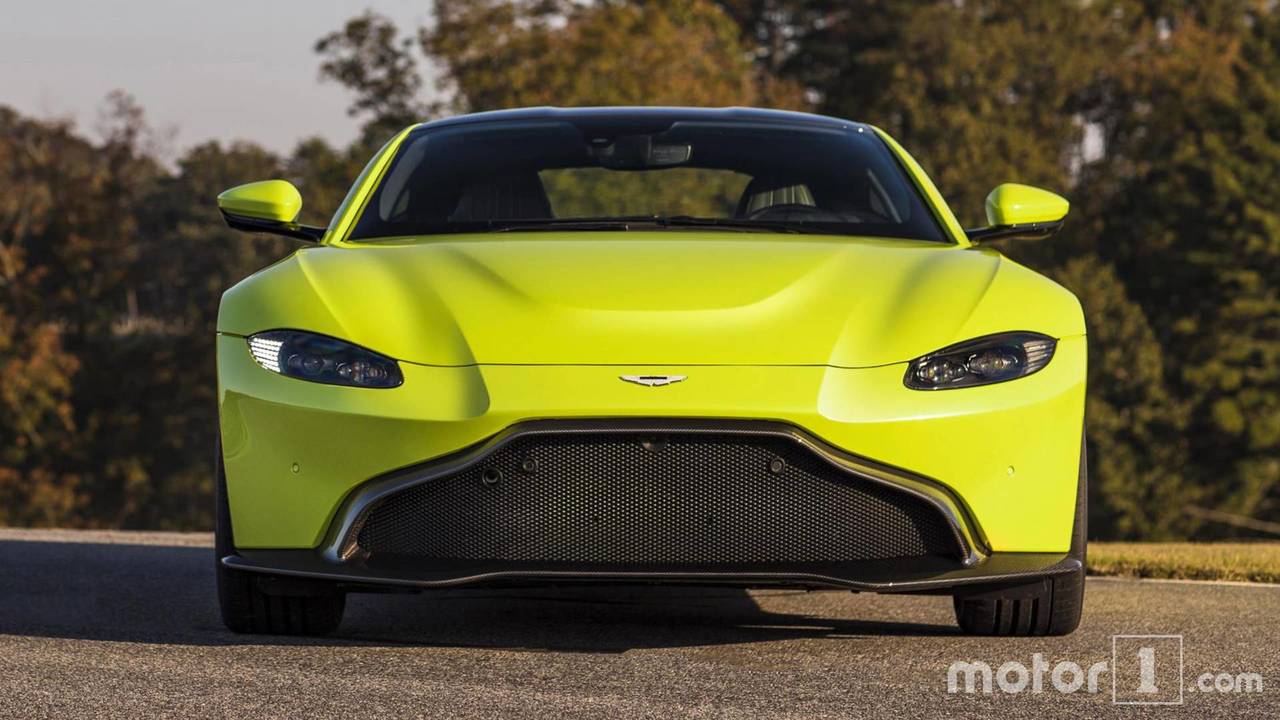 Aston Martin Vantage vs DB10