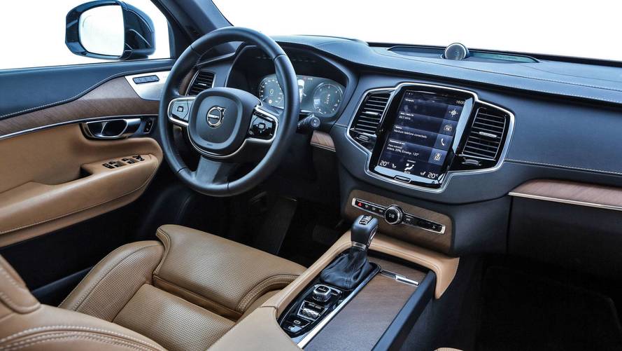 Comparativo Land Rover Discovery x Volvo XC90