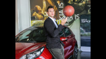 Kia Ambassador, Danilo Gallinari