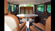 Business-Bus mit Blitz