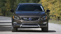 2017 Volvo V60 Cross Country: Review