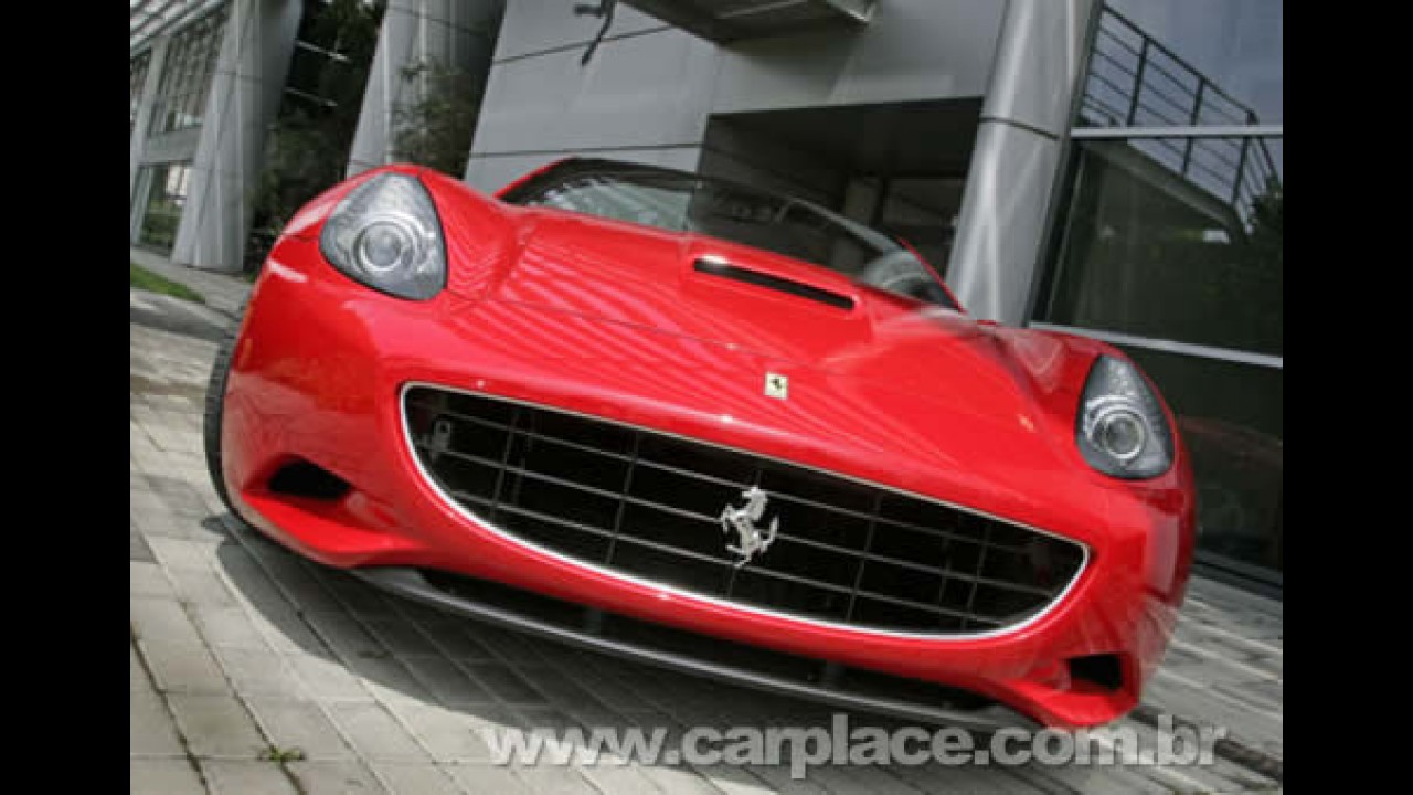 Show!! Novas fotos da Ferrari California GT revelam detalhes do interior e motor
