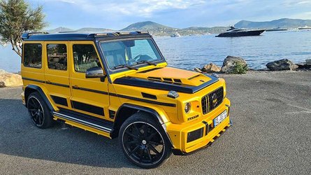 Crazy widebody Mercedes G-Class looks like a school bus