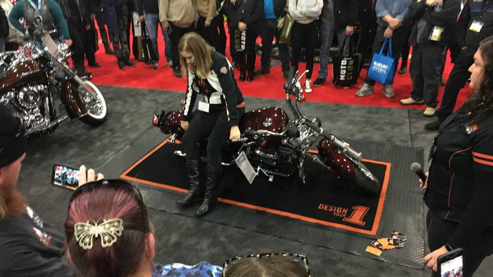 HarleyDavidson Shows Us How To Pick Up A Bike