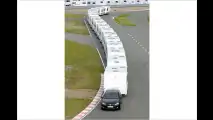 Golf zieht 18 Wohnwagen
