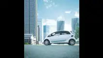 Prime foto della Mitsubishi i MiEV di serie