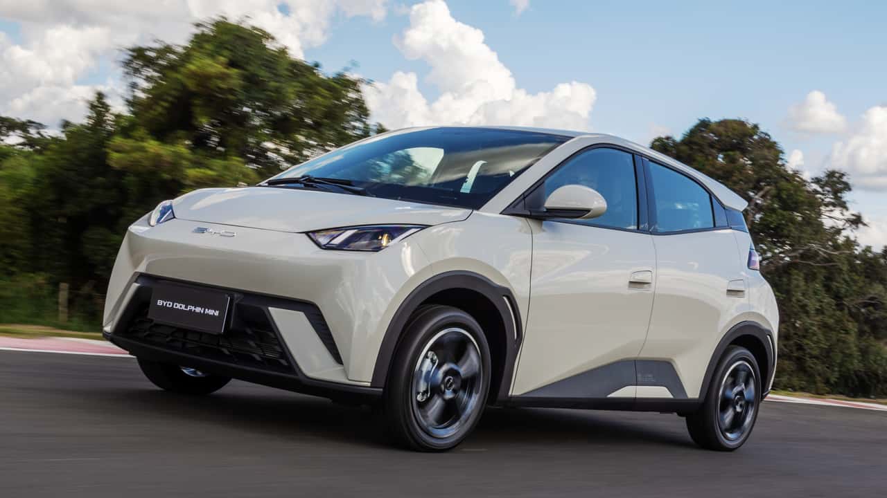 BYD Dolphin Mini e Caoa Chery Tiggo 5X lideram no varejo em março